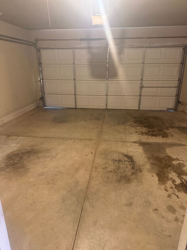 Building Photo - 10305 NW 38th Terrace