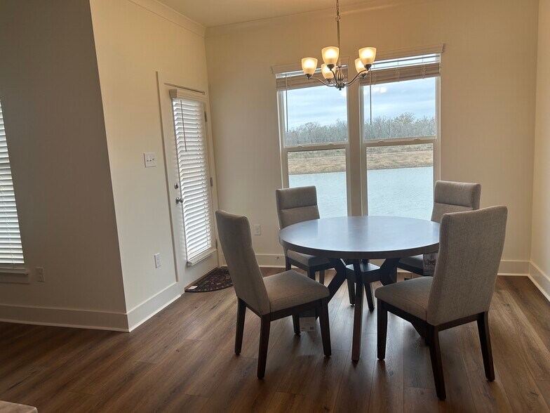 Building Photo - 1520 Tradewater Rd