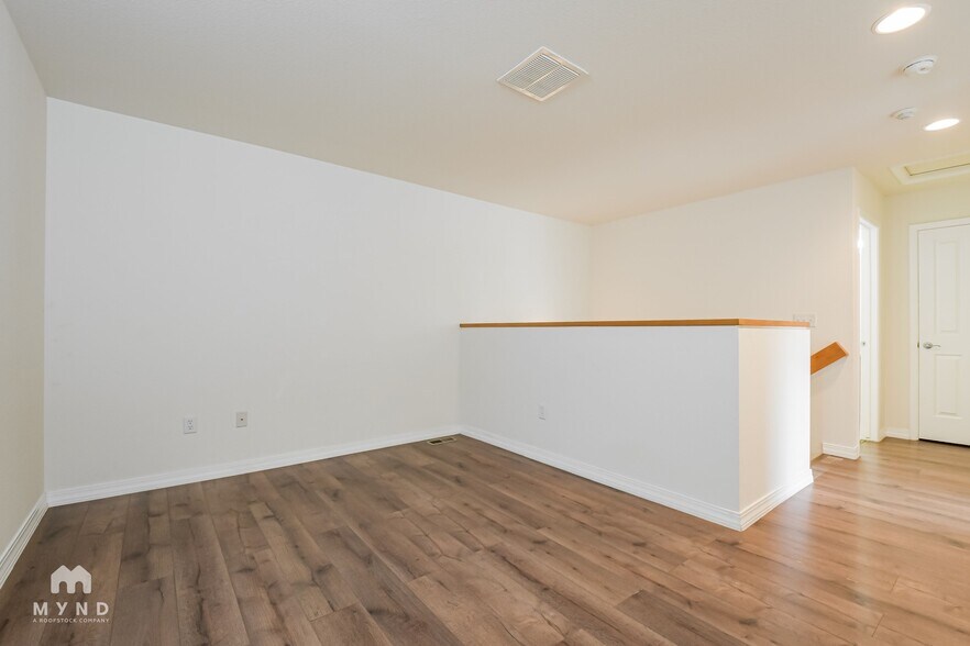 Building Photo - 805 Summer Hawk Dr