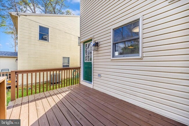 Building Photo - 1552 Crest View Ave