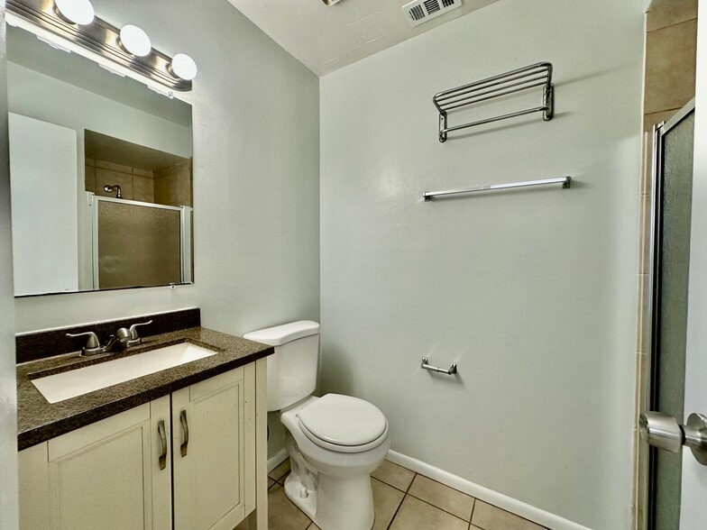 Building Photo - 7433 Pebble Beach Rd