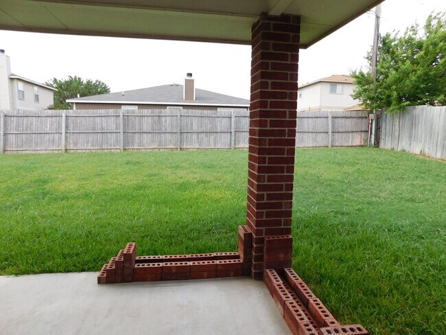 Building Photo - 1704 Granex Dr