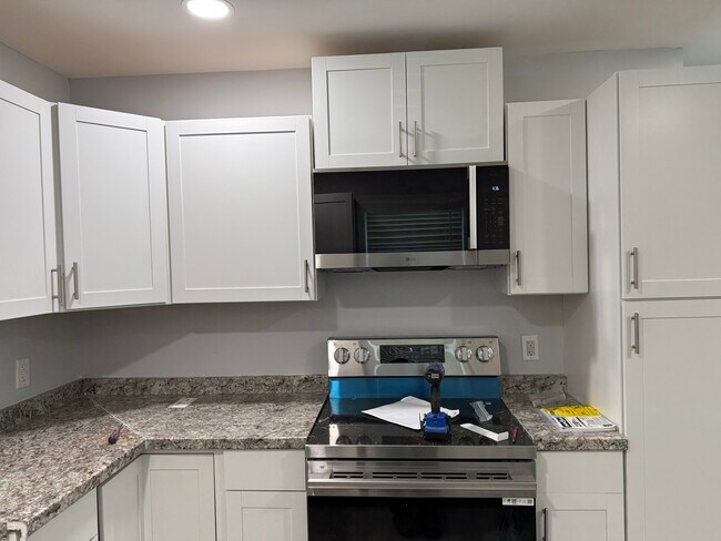 Building Photo - 638 Cashew St