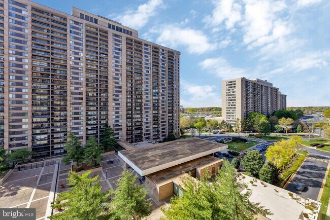 Building Photo - 3701 S George Mason Dr