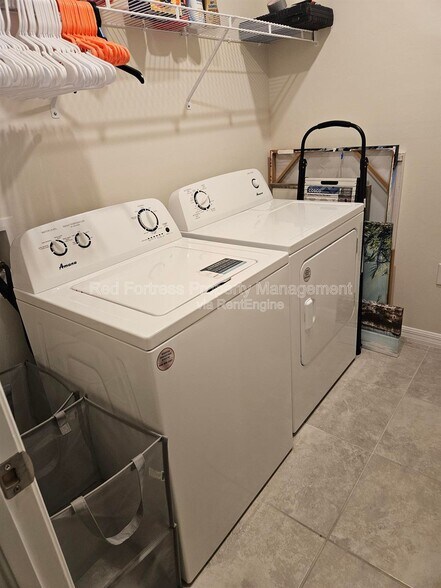 Building Photo - 16031 Enclaves Cove Dr