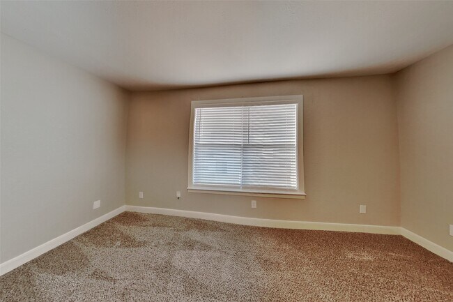 Building Photo - 11703 Sunny Stream Dr