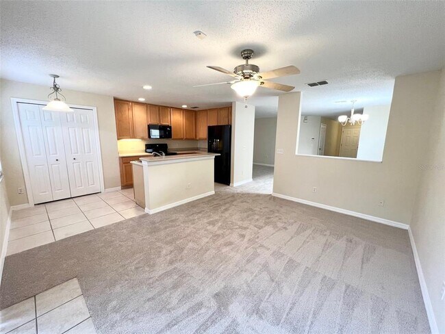 Building Photo - 12735 Somerset Oaks St