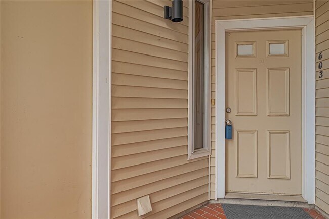 Building Photo - 3315 Golden Trails Dr