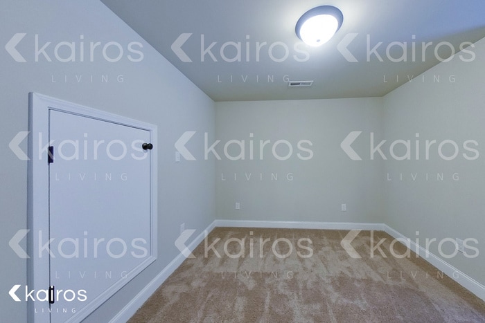 Building Photo - 607 Wellingburg Rd SE