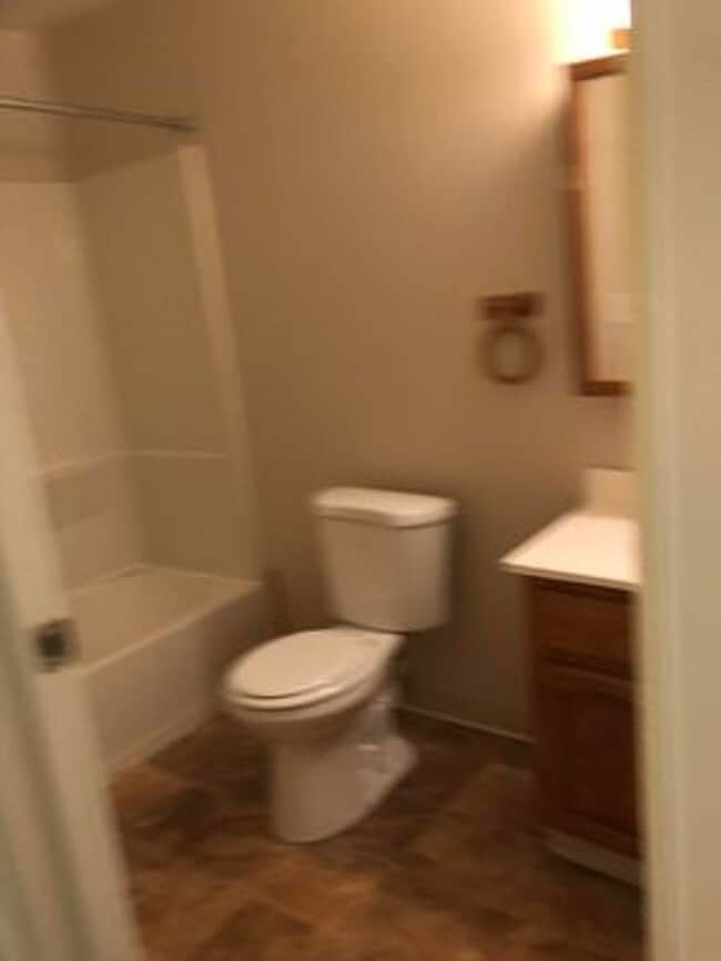 Building Photo - 17 Stenwick Dr