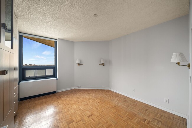 Building Photo - 800 Palisade Ave