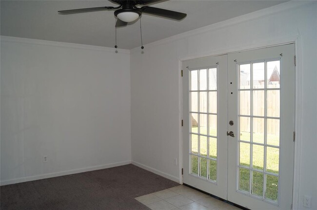 Building Photo - 1804 Flamingo Dr