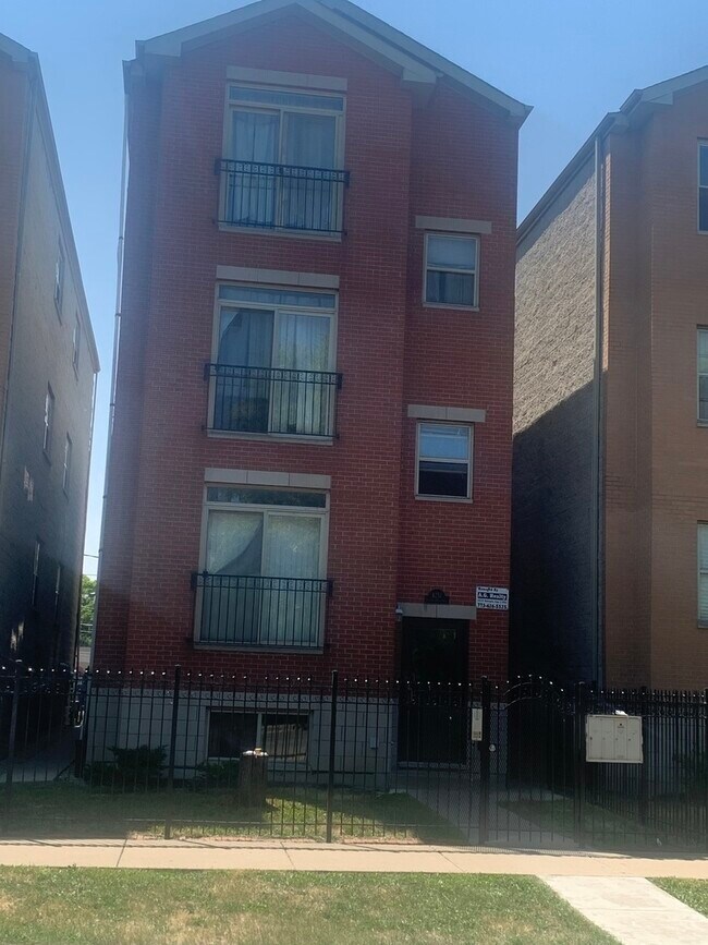 4252 S Vincennes Ave 4252 S Vincennes Ave Chicago IL 60653