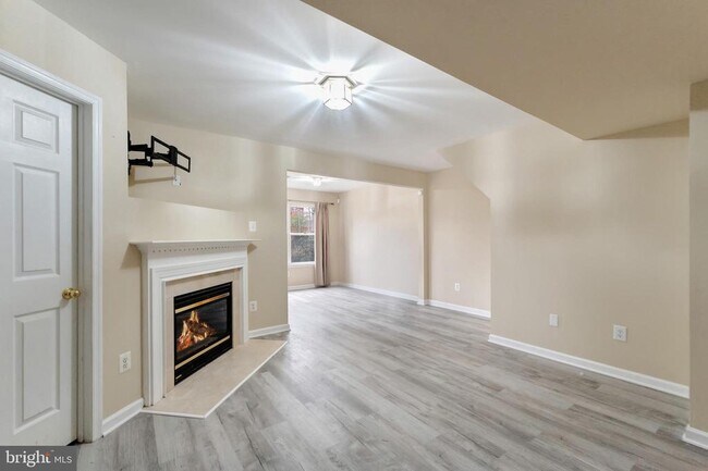 Building Photo - 43792 Sunset Terrace