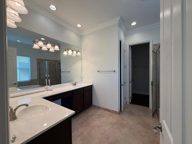 Building Photo - 2824 Bellarosa Circle