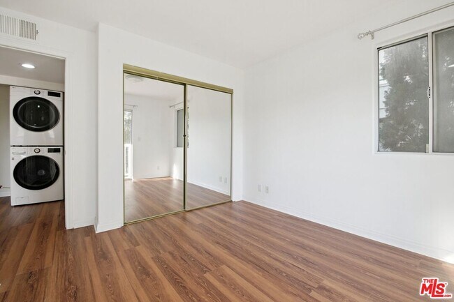 Building Photo - 12010 Texas Ave