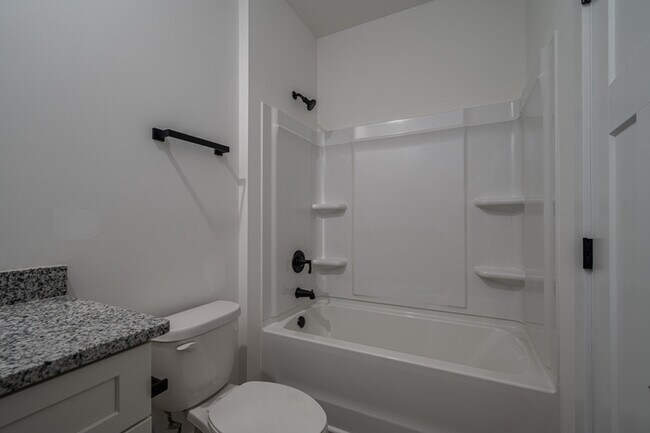 Building Photo - Modern 2024 Single Family Home – Spacious ...