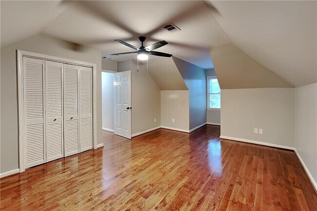 Building Photo - 2427 Brookvine Ln
