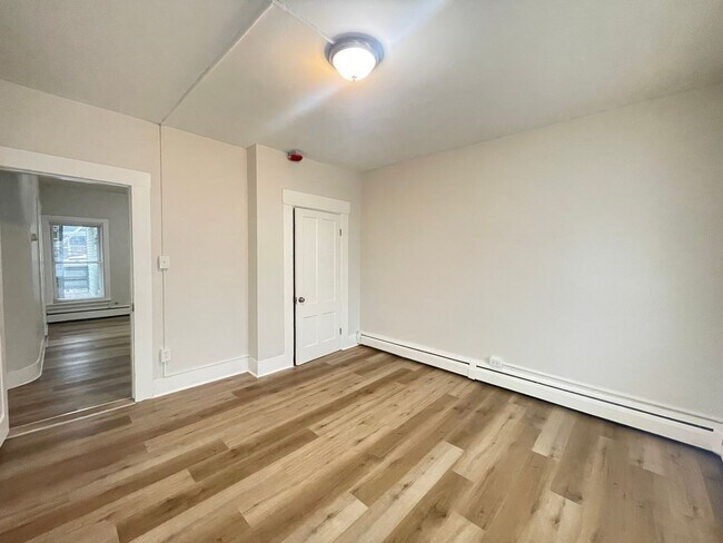 Building Photo - 51 Pennacook St