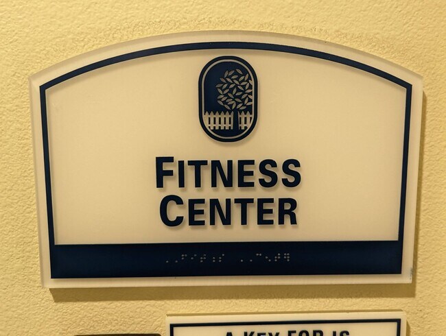 Building Photo - NATURE TRAIL CHINO  (5 BED, 2.5 BATH)