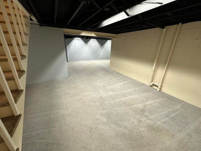 Building Photo - 2008 Fontaine Rd