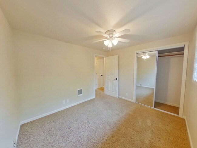 Building Photo - 1407 E 21st Ave