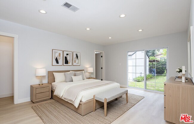 Building Photo - 14843 Morrison St