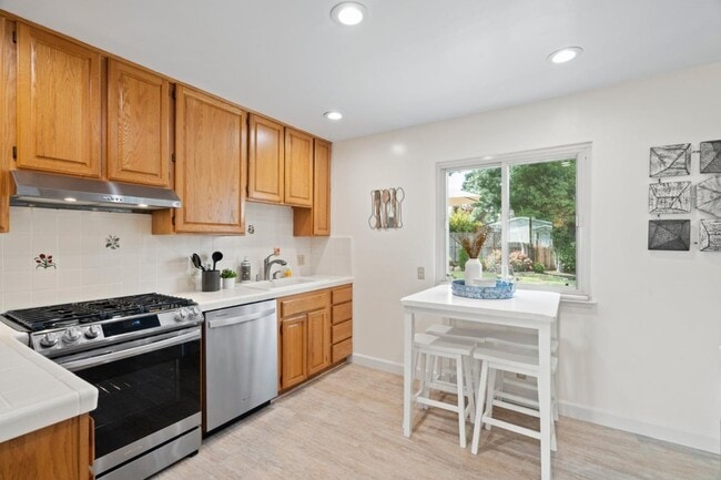 Building Photo - 1813 Beech St