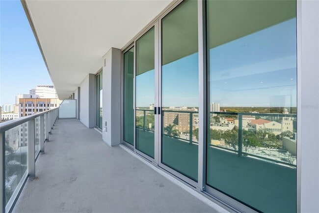 Building Photo - 400 Central Ave