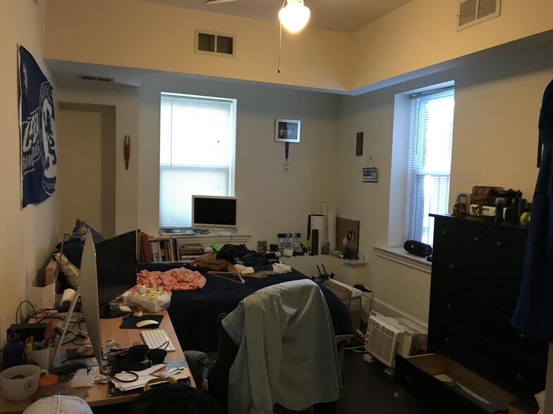 Building Photo - 1090 Beacon St