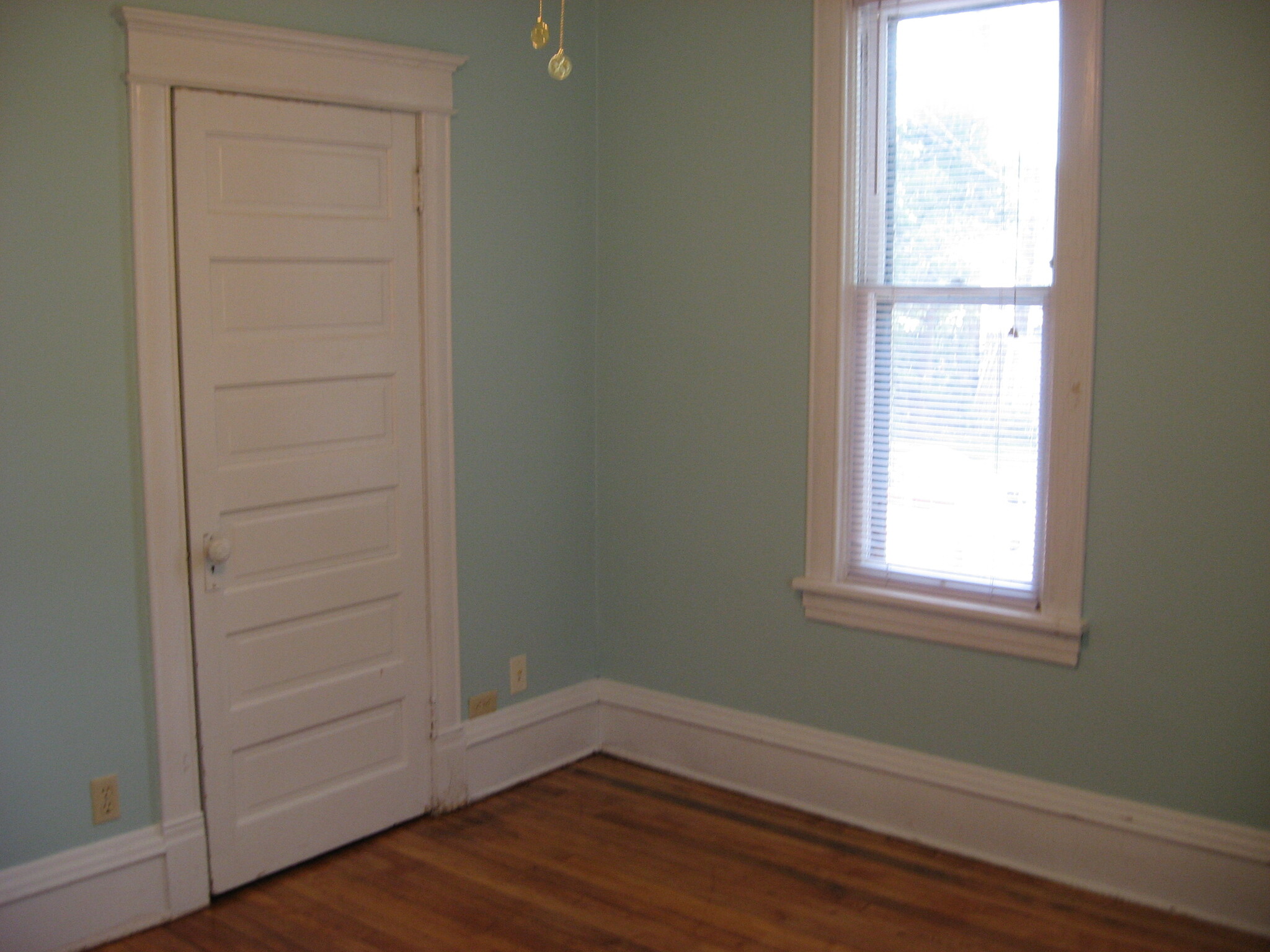 Back Bedroom - 2707 Delaware St SE