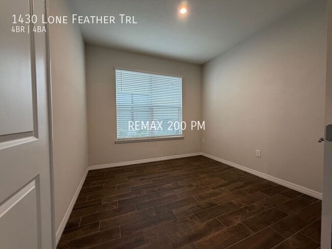 Building Photo - 1430 Lone Feather Trail