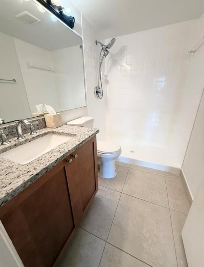 Building Photo - 3606 Alder Dr