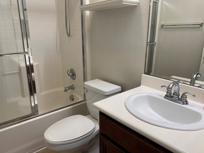 Building Photo - 289 Tiburon Dr