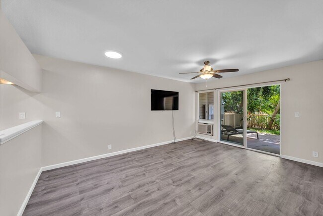 Building Photo - PET FRIENDLY and GROUND FLOOR Unfurnished ...