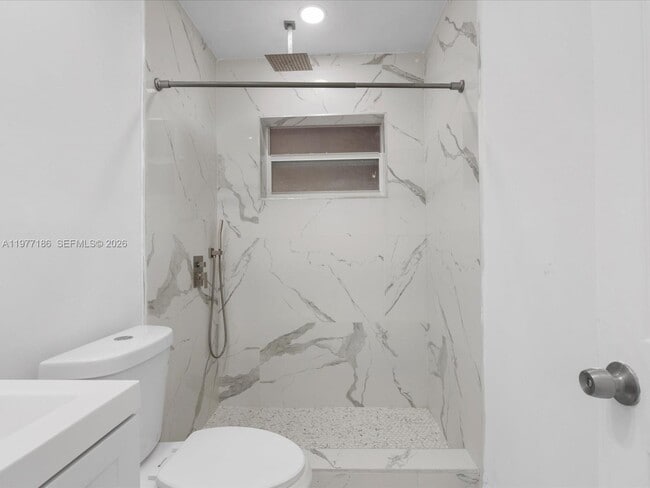 Building Photo - 4331 SW 31st Dr