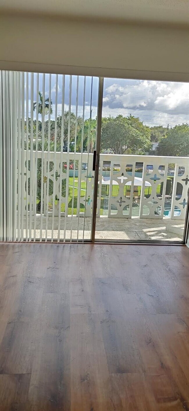 Building Photo - 4200 NW 3rd Ct