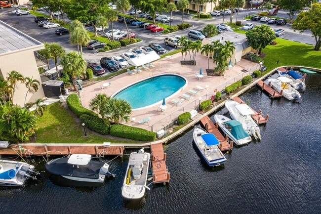 Building Photo - 15 Royal Palm Way