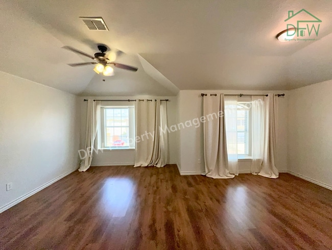 Building Photo - For Lease: Corner Townhome near DFW Airport - 3BR/2.5BA, Private Pool, Attached Garage, W/D Included
