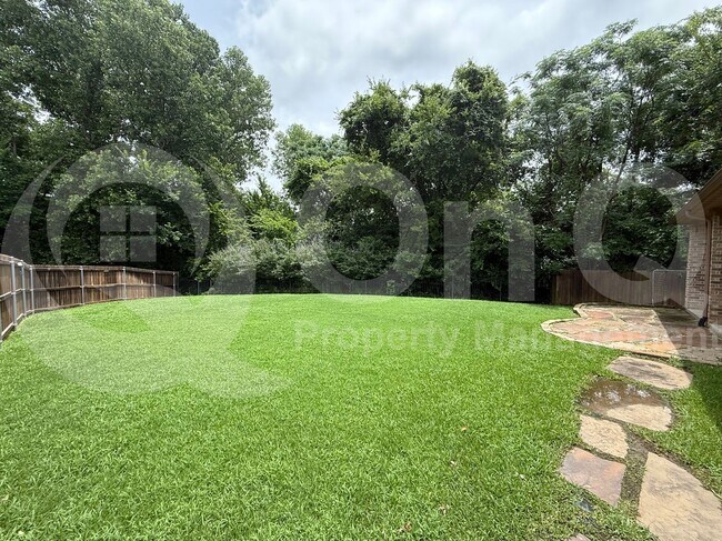 Building Photo - 606 Corbin Dr