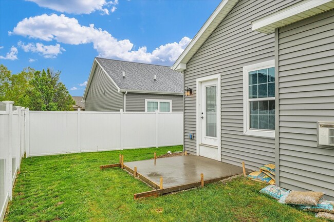 Building Photo - 3408 S Myra Ridge Dr