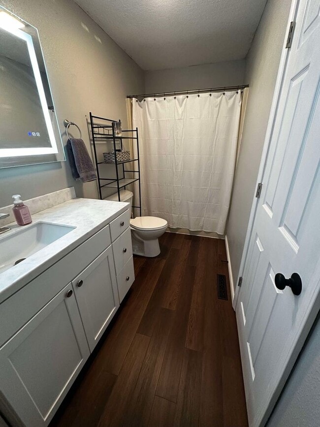Building Photo - 3 Bedroom, 2 bath home for rent in Waynesville