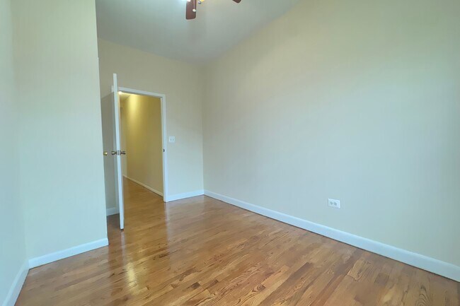 Building Photo - 55 Tiemann Pl