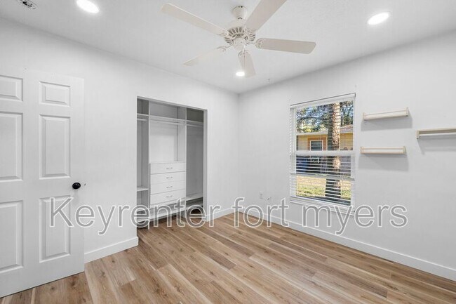 Building Photo - 236 Delray Ave