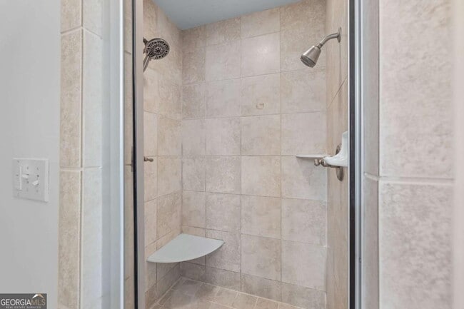 Building Photo - 1475 Boomer Cir