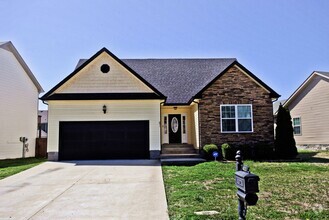 Building Photo - Charming home in Clarksville!