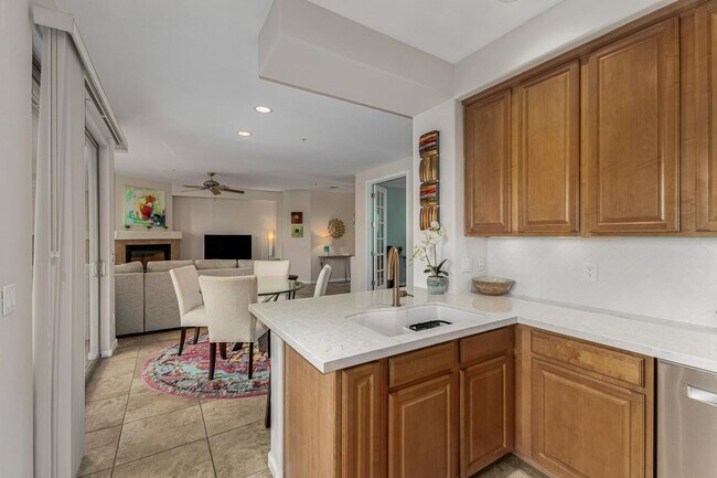 Building Photo - 10260 E White Feather Ln