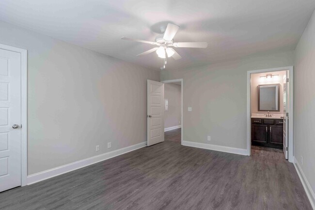 Building Photo - 230 Smithson Ln