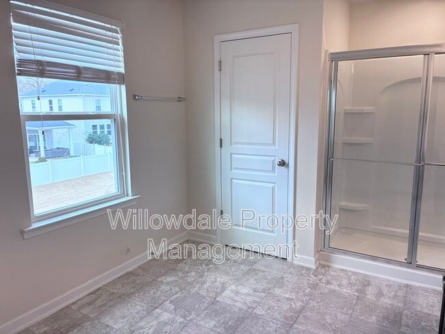 Building Photo - 229 Willow Grove Ln