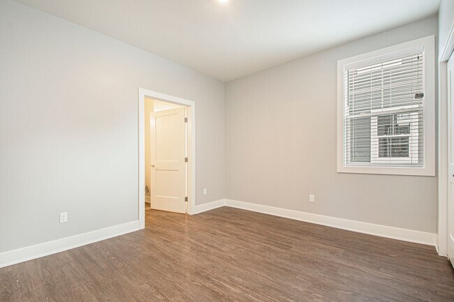 Building Photo - Two Bedroom | Two Bath in Ada, MI